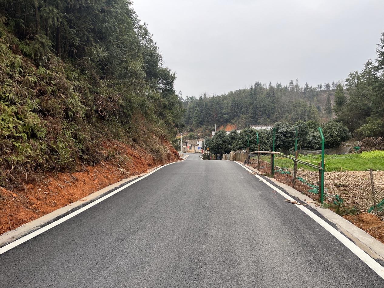 農(nóng)村公路提質(zhì)升級(jí) 安防設(shè)備鋪就鄉(xiāng)村振興便民路